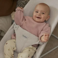 BabyBjörn Bliss Wipstoel – Geweven – Mélange Lichtroze><noscript><img width=