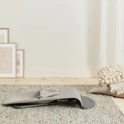 BabyBjörn Wipstoeltje Bliss – 3D Jersey – Zandgrijs><noscript><img width=