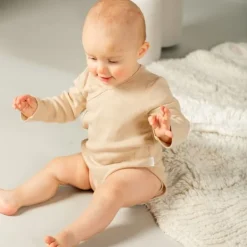 DAY Overslagromper Lange Mouw Rib - Mt. 74/80 - Cappuccino><noscript><img width=