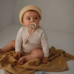 Frigg Fopspeen Daisy Blooming Blush/Cotton T2 6-18 mnd (2 stuks)><noscript><img width=