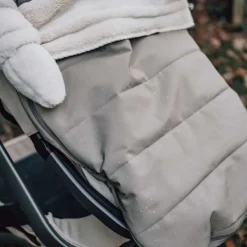 Koeka Buggy Voetenzak Teddy Calgary Taupe><noscript><img width=