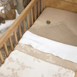 Meyco Baby Ledikantdeken Geweven Branches Sand 100 x 150 cm><noscript><img width=