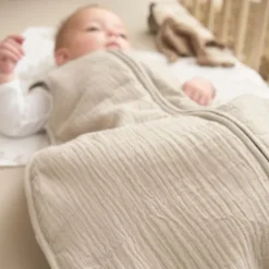 Meyco Baby Slaapzak Hydrofiel Gevoerd Uni Pre-Washed Sand 110 cm><noscript><img width=