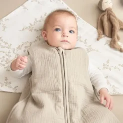 Meyco Baby Slaapzak Hydrofiel Gevoerd Uni Pre-Washed Sand 60 cm><noscript><img width=