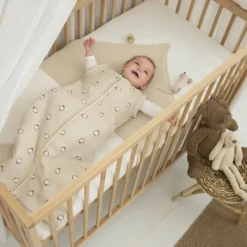 Meyco Baby Slaapzak Met Afritsbare Mouwen Penguin Soft Sand 70 cm><noscript><img width=