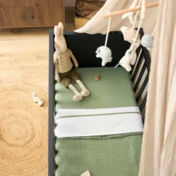 Meyco Baby Wieghoeslaken Uni Olive Green 40 x 80 / 90 cm 2-Pack><noscript><img width=