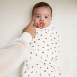 Meyco Mini Panther Inbakerdoek Soft Pink 0-3 Maanden> Inbakeren|4-Seizoenen Slaapzakken