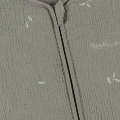 Noukie's F&O Slaapzak Met Borduursel - Maat 70 cm - Gewatteerde Mousseline - Kaki><noscript><img width=