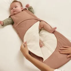 SnüzPouch Slaapzak - 0-6 Mnd - Blush Dot> 4-Seizoenen Slaapzakken