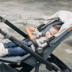 UPPAbaby Kinderwagen 2-in-1 Vista V3 Dillan Stone Blue Met Carbon Frame En Sand Leather><noscript><img width=