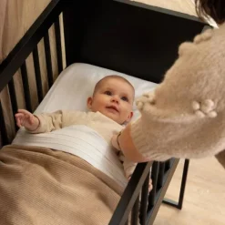 Witlof For Kids Wiegdeken Tuck-Inn Soft Sand Velvet Rib 40 x 80 cm><noscript><img width=